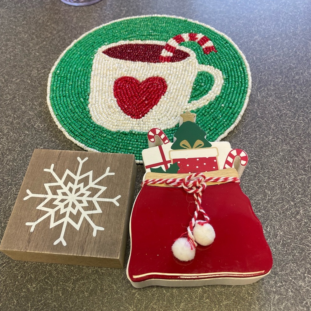 Hobby Lobby Festive Coaster Set - Red, Green, White - Picture 4 of 4